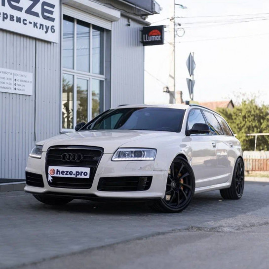 Оклейка Audi цветной полиуретановой пленкой Sunmax качественно и с гарантией