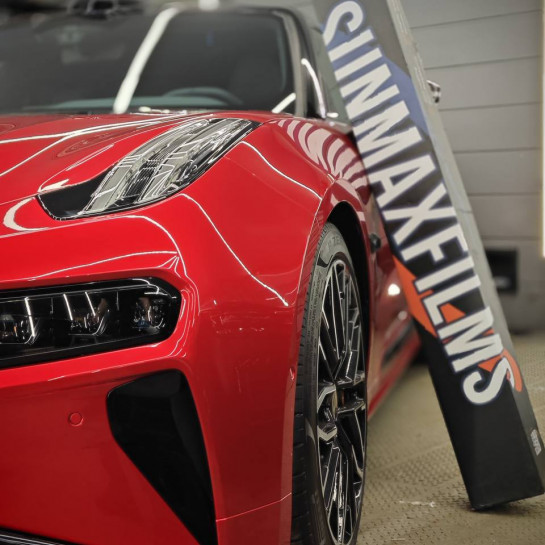 Оклейка кузова Zeekr 001 полиуретаном от Sunmax цвета Metall Red