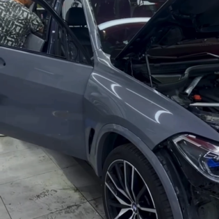 Оклейка BMW цветным защитным полиуретаном Sunmax 16 Nardo Gray Gloss PPF