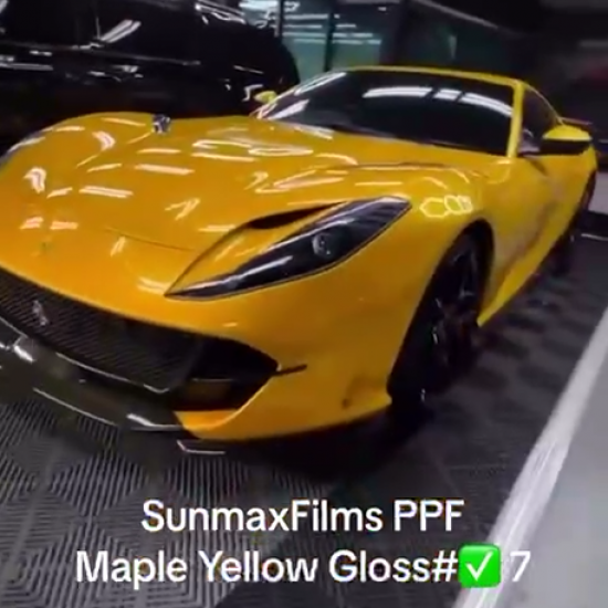 Оклейка Ferrari цветным полиуретаном Sunmax 7 Maple Yellow PPF
