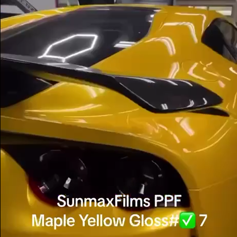 Оклейка кузова Ferrari цветной полиуретановой пленкой Sunmax 7 Maple Yellow PPF
