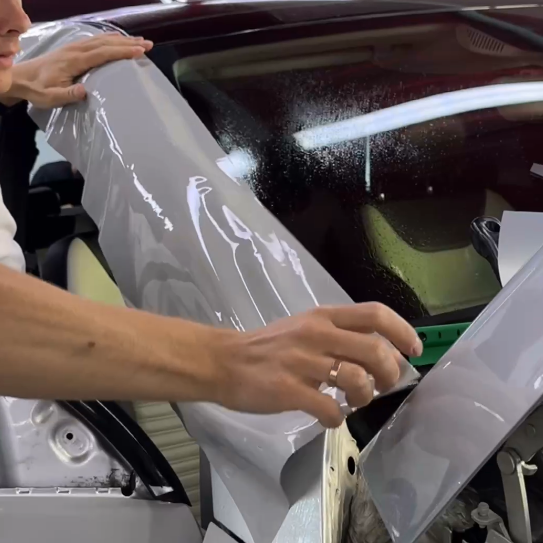 Оклейка Mercedes полиуретановой пленкой Sunmax 13 Volcano Gray Gloss PPF