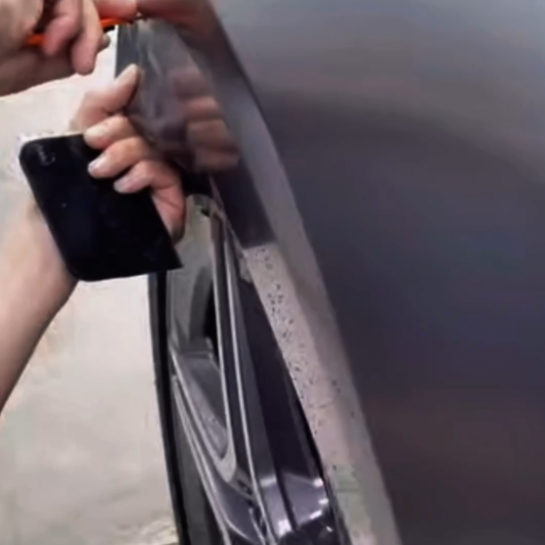 Оклейка автомобиля Mercedes цветным полиуретаном Sunmax 45 AMG Gray Matt