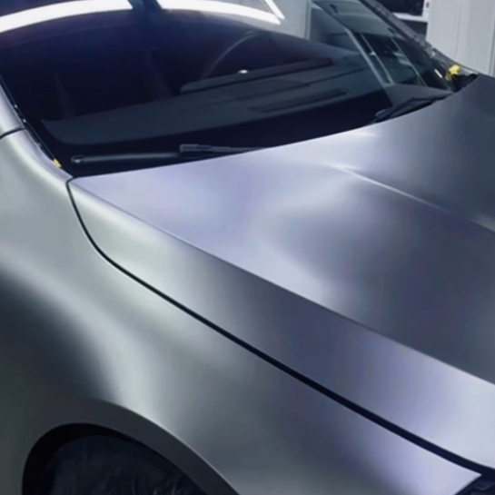 Оклейка автомобиля Mercedes цветным полиуретаном Sunmax 45 AMG Gray Matt