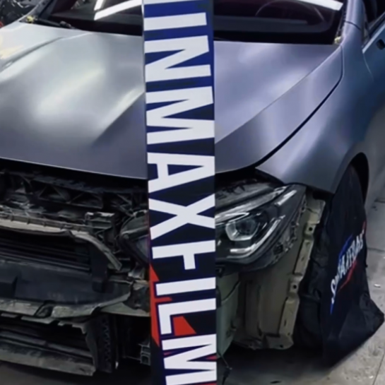 Оклейка автомобиля Mercedes цветным полиуретаном Sunmax 45 AMG Gray Matt