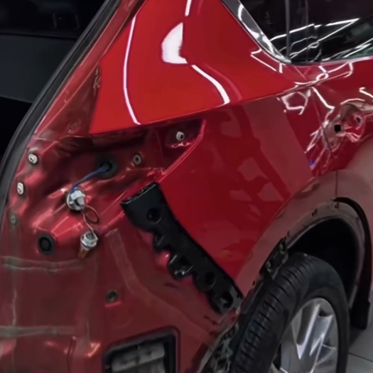 Оклейка Mazda цветной полиуретановой пленкой Sunmax 48 Metal Red PPF