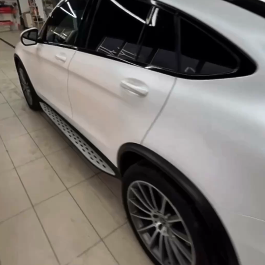 Оклейка кузова Mercedes белым полиуретаном Sunmax 36 White Matt Pearl PPF