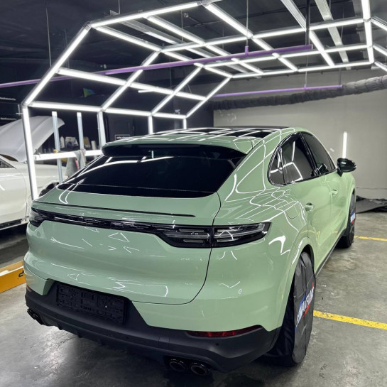 Оклейка Porshe полиуретаном Sunmax цвета 40 Khaki Green PPF