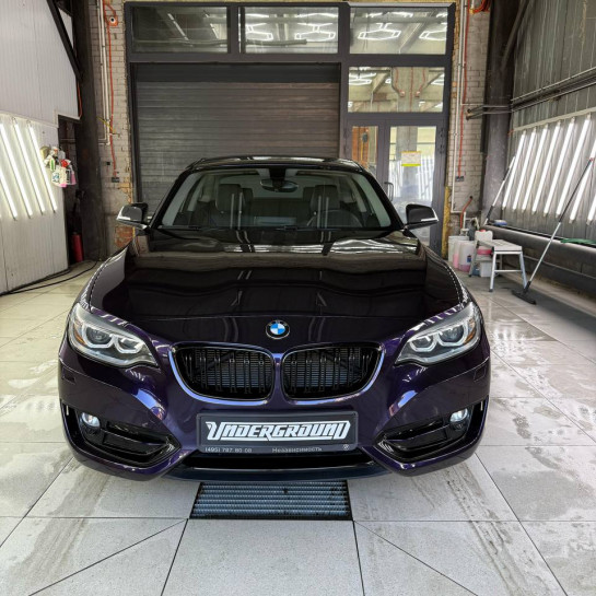 Оклейка BMW полиуретановой пленкой Sunmax 20 Purple Pearl PPF