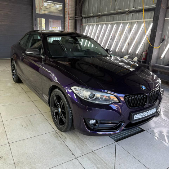 Оклейка BMW полиуретановой пленкой Sunmax 20 Purple Pearl PPF