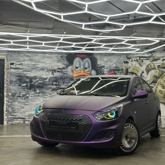 Оклейка Hyundai цветным полиуретаном Sunmax 111 Matt Metal Black Purple PPF