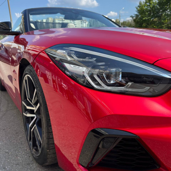 Оклейка BMW цветным полиуретаном Sunmax 48 Metal Red PPF