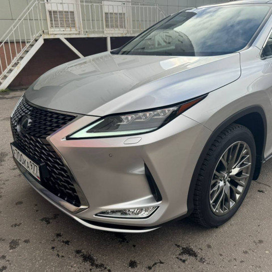 Оклейка Lexus защитным полиуретаном Sunmax цвета 44 Metal Gray PPF