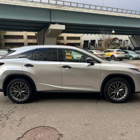 Оклейка Lexus защитным полиуретаном Sunmax цвета 44 Metal Gray PPF