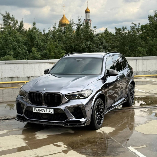 Оклейка BMW полиуретаном Sunmax 61 Super Chrome Black PPF