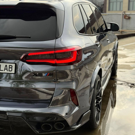 Оклейка BMW полиуретаном Sunmax 61 Super Chrome Black PPF