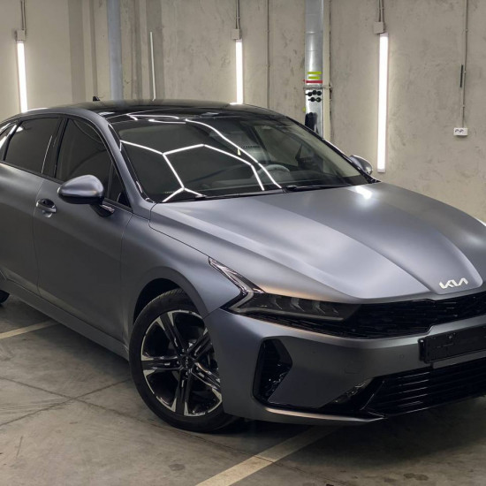 Оклейка Kia цветным полиуретаном Sunmax 24 Gray Matt PPF