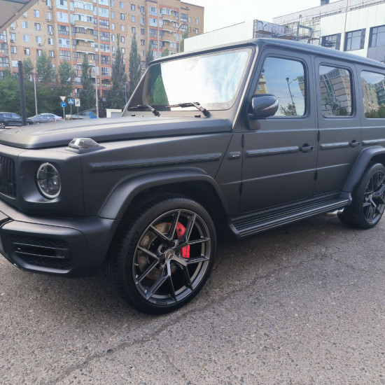 Оклейка Mercedes цветным полиуретаном Sunmax 135 Matt Metal Extreme Black PPF 
