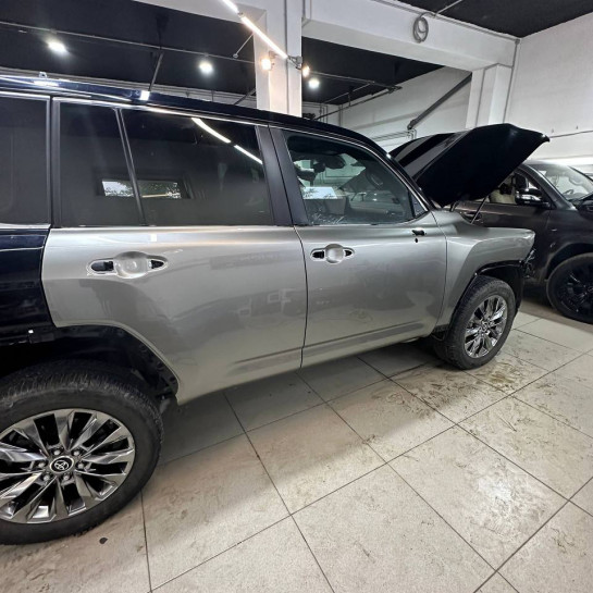 Оклейка Toyota полиуретаном Sunmax цвета 23 Silver Pearl PPF