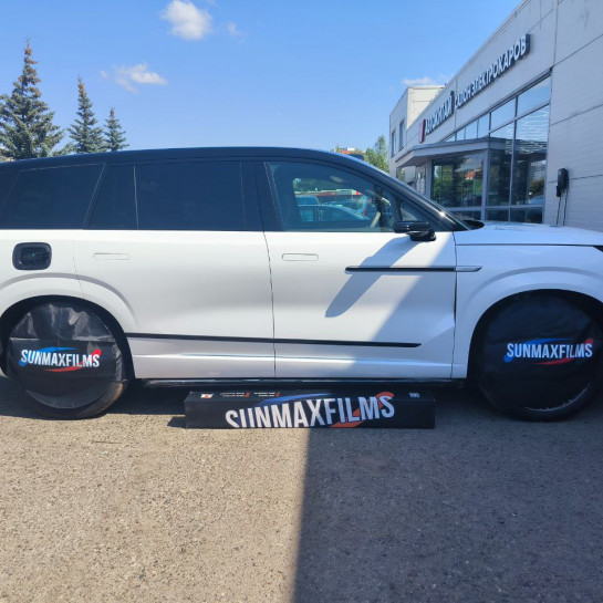 Оклейка Denza N9 полиуретановой пленкой Sunmax 35 White Gloss Pearl PPF