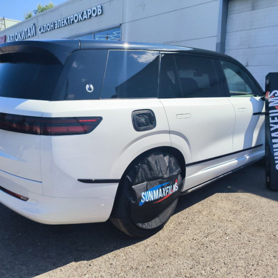 Оклейка Denza N9 полиуретановой пленкой Sunmax 35 White Gloss Pearl PPF