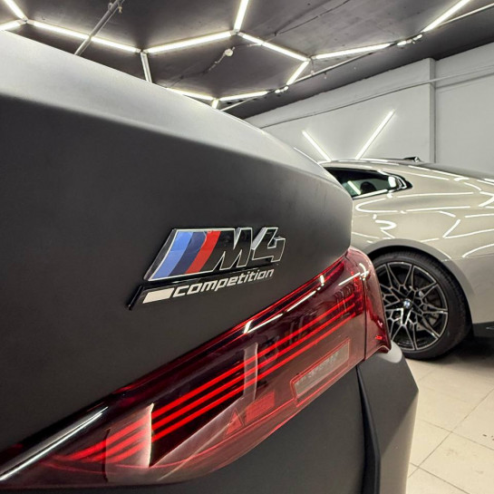 Оклейка BMW полиуретаном Sunmax цвет 135 Matt Metal Extreme Black PPF