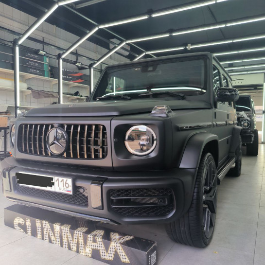 Оклейка Mercedes цветной полиуретановой пленкой Sunmax 135 Matt Metal Extreme Black PPF 
