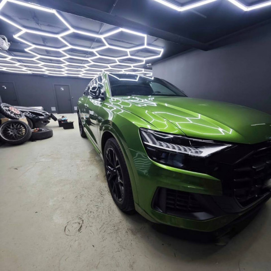 Оклейка кузова Audi полиуретаном Sunmax цвета 3 Dark Green Pearl PPF