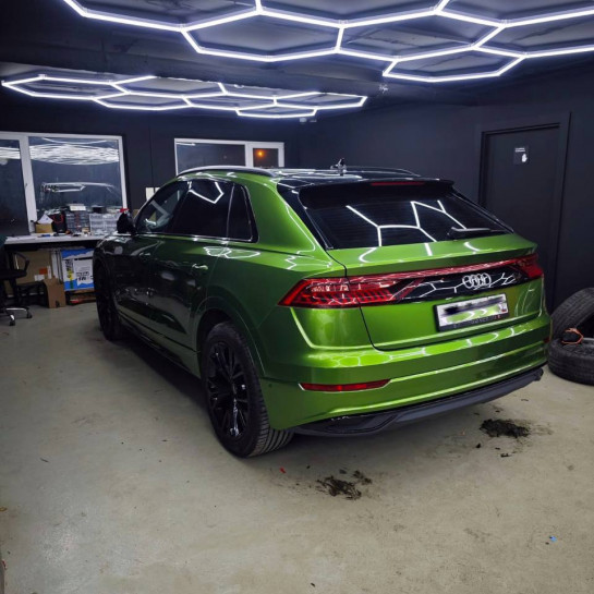 Оклейка кузова Audi полиуретаном Sunmax цвета 3 Dark Green Pearl PPF