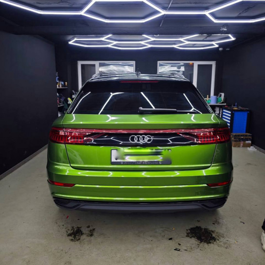 Оклейка кузова Audi полиуретаном Sunmax цвета 3 Dark Green Pearl PPF