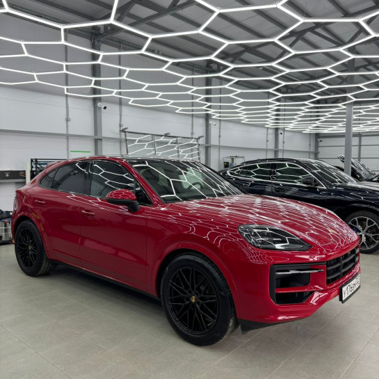 Оклейка Porsche полиуретаном Sunmax 1 Ferrari Red Gloss PPF