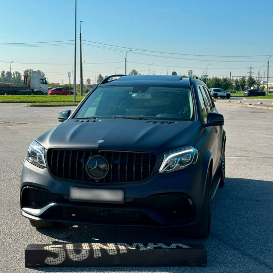 Оклейка Mercedes полиуретаном Sunmax 108 Matt Metal Black Blue PPF 
