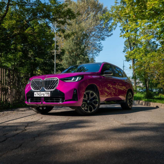 Оклейка кузова BMW цветным полиуретаном Sunmax 19 Violet Pearl PPF