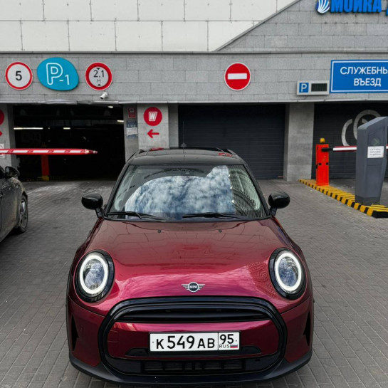 Оклейка Mini Hatch цветным полиуретаном Sunmax 52 Metal Crimson PPF