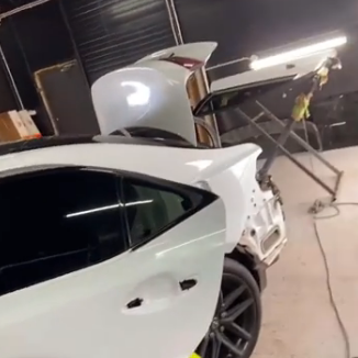 Оклейка Lexus цветным полиуретаном Sunmax оттенка 35 White Gloss Pearl PPF