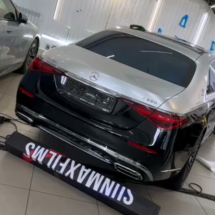 Оклейка Mercedes полиуретановой пленкой Sunmax 44 Metal Gray PPF 