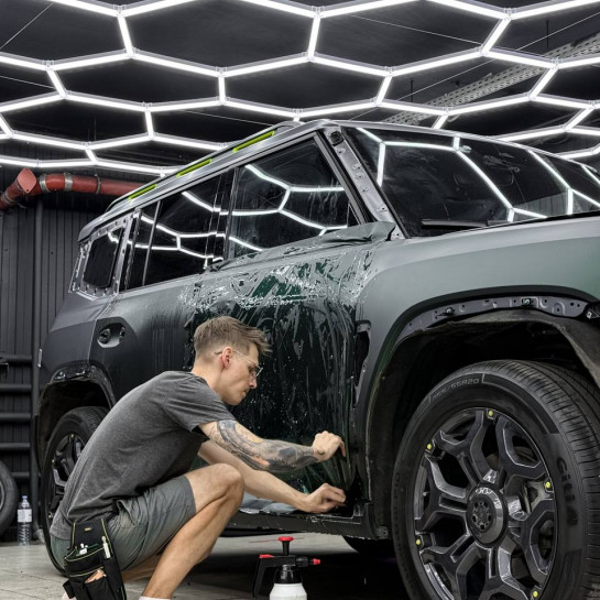 Оклейка Jetour цветной полиуретановой пленкой Sunmax 115 Matt Metal Blackish Green PPF