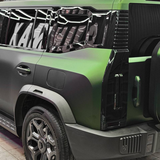 Оклейка Jetour цветной полиуретановой пленкой Sunmax 115 Matt Metal Blackish Green PPF