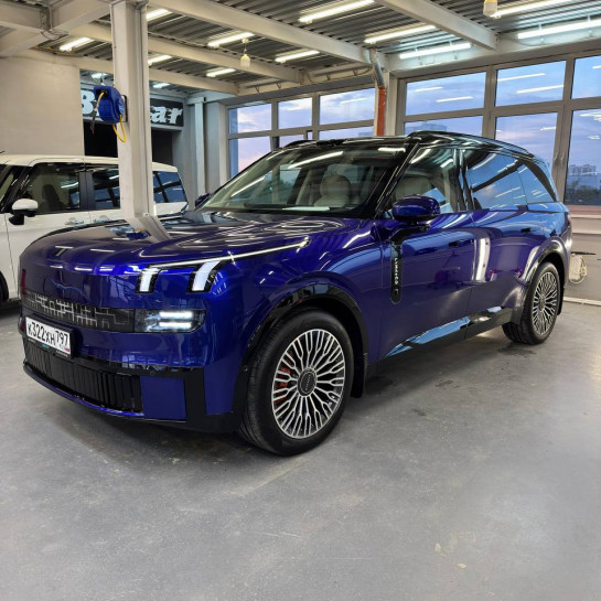 Оклейка Lynk цветным полиуретаном Sunmax оттенка 17 Marina Blue Pearl PPF