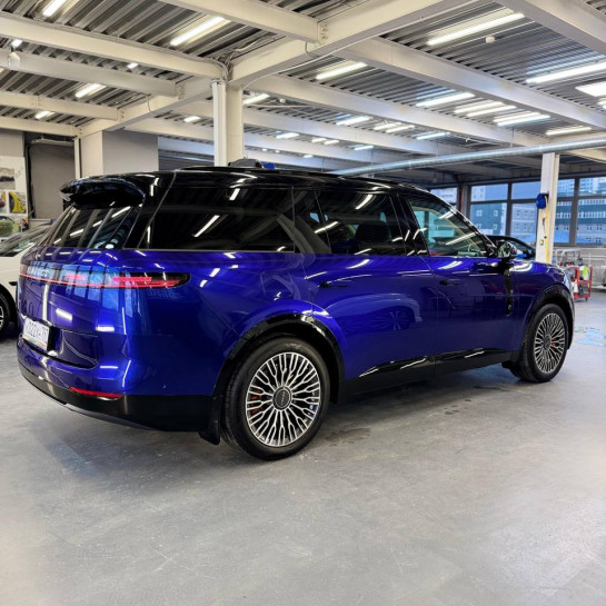 Оклейка Lynk цветным полиуретаном Sunmax оттенка 17 Marina Blue Pearl PPF
