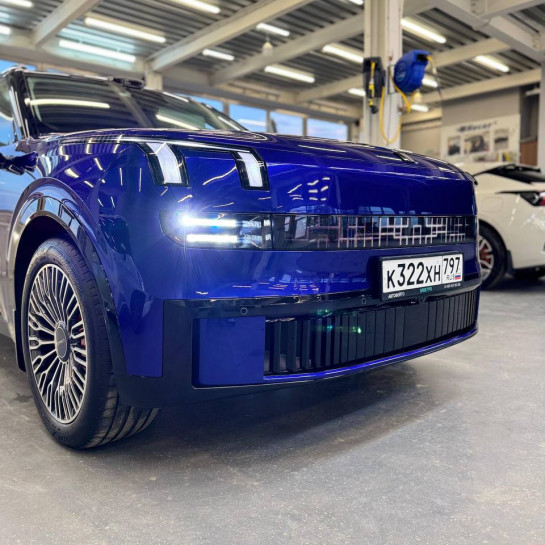 Оклейка Lynk цветным полиуретаном Sunmax оттенка 17 Marina Blue Pearl PPF