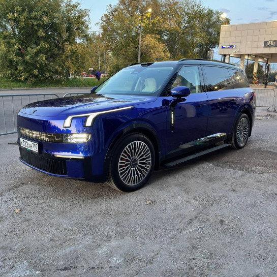 Оклейка Lynk цветным полиуретаном Sunmax оттенка 17 Marina Blue Pearl PPF