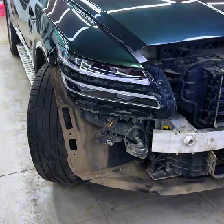 Оклейка Hyundai Genesis полиуретановой пленкой Sunmax 55 Tesla Forest Green