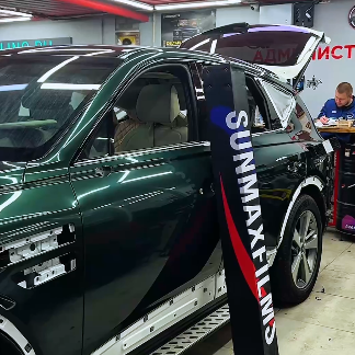 Оклейка Hyundai Genesis полиуретановой пленкой Sunmax 55 Tesla Forest Green