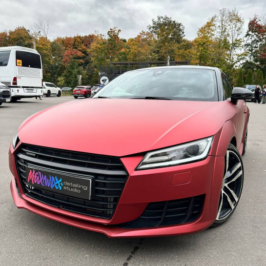Оклейка Audi цветной полиуретановой пленкой Sunmax 113 Matt Metal Flame Red PPF