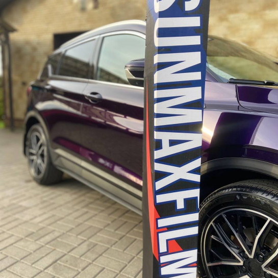 Оклейка Geely цветной полиуретановой пленкой Sunmax 20 Purple Pearl PPF