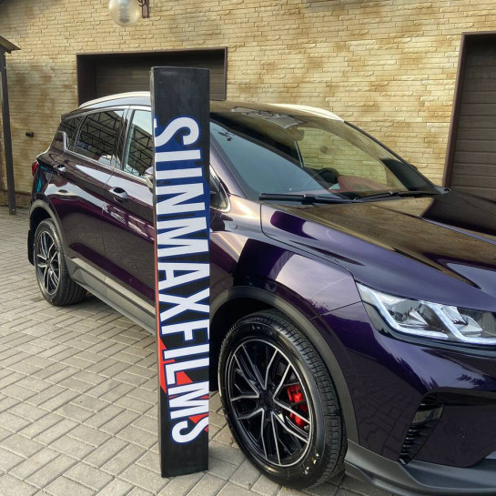 Оклейка Geely цветной полиуретановой пленкой Sunmax 20 Purple Pearl PPF