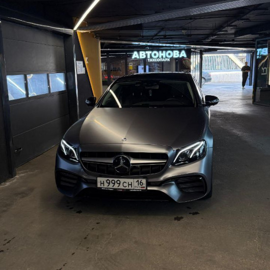 Оклейка Mercedes цветной пленкой из полиуретана Sunmax 45 Matte AMG Gray PPF