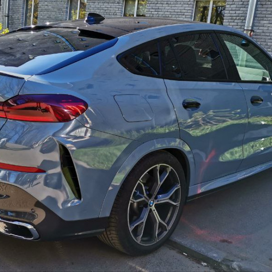 Оклейка BMW X6 автовинилом Sunmax оттенка Gloss Nardo Grey