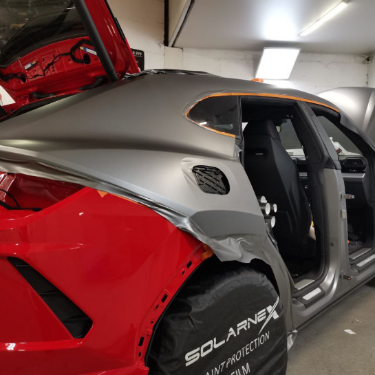 Оклейка Lamborghini винилом Sunmax цвета Matt Smoky Gray